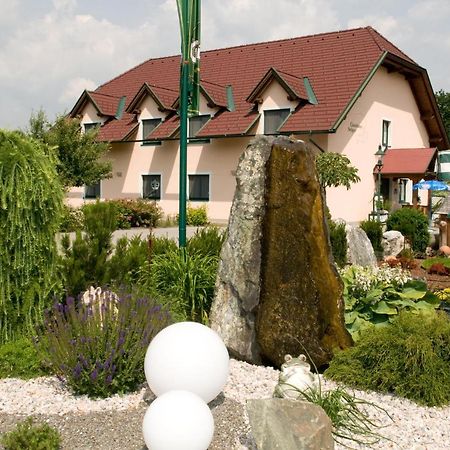 Restaurant Gaestehaus Seiger Sankt Lorenzen bei Knittelfeld Bagian luar foto