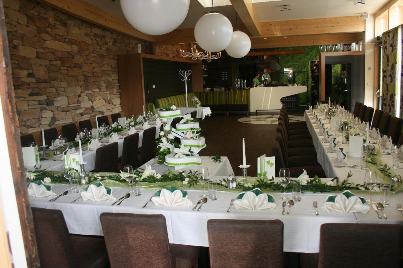 Restaurant Gaestehaus Seiger Sankt Lorenzen bei Knittelfeld Bagian luar foto