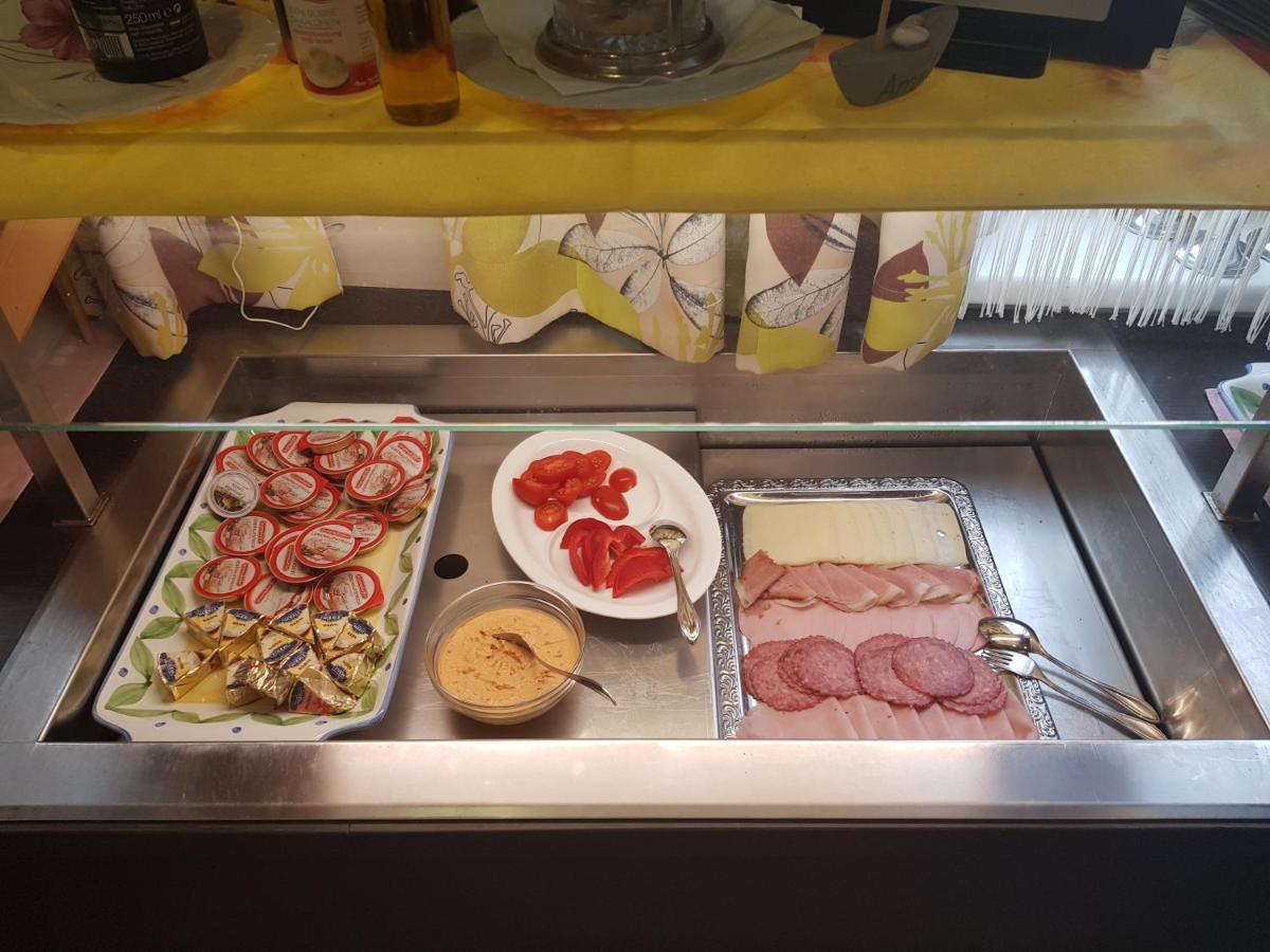 Restaurant Gaestehaus Seiger Sankt Lorenzen bei Knittelfeld Bagian luar foto